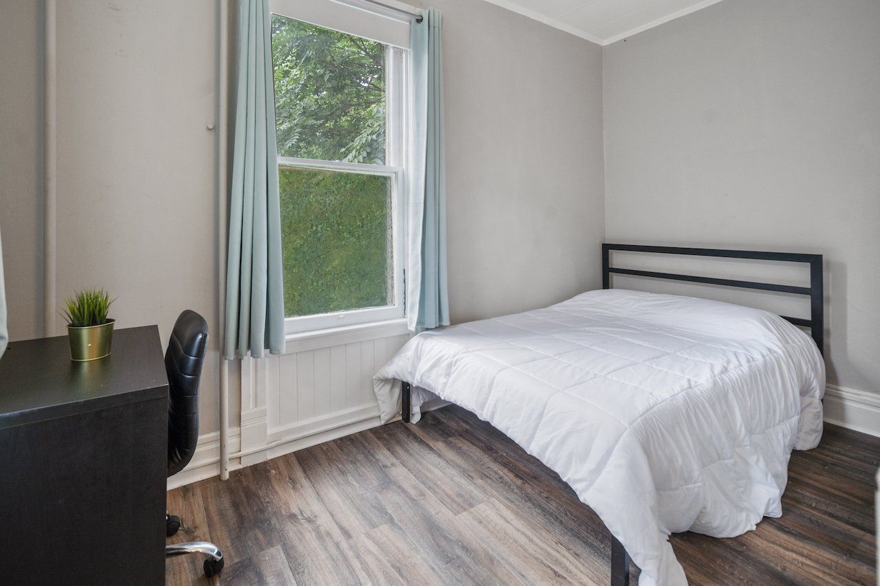 112 Stewart ave Living bedroom 1