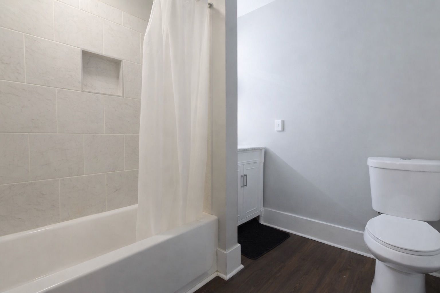 611 State Street Bathroom