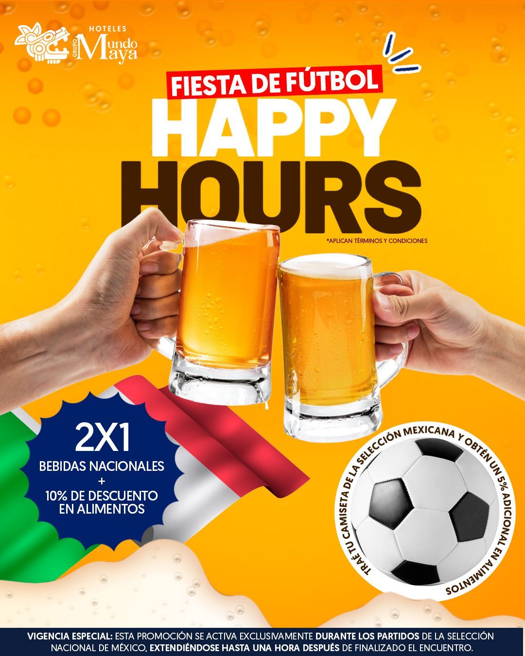 Cartel de happy hour de Fiesta de fútbol con jarras de cerveza tintineando, promoción 2x1 y logotipo de balón de fútbol sobre fondo naranja