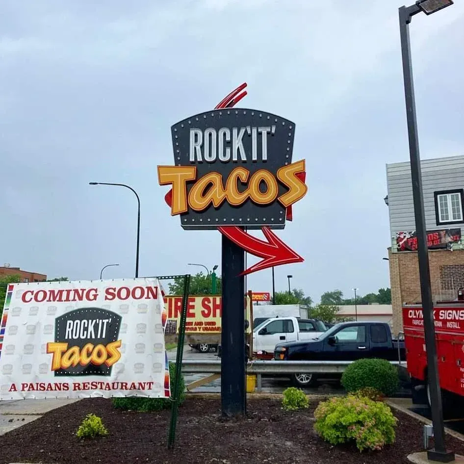 Sign for Rock'it Tacos,