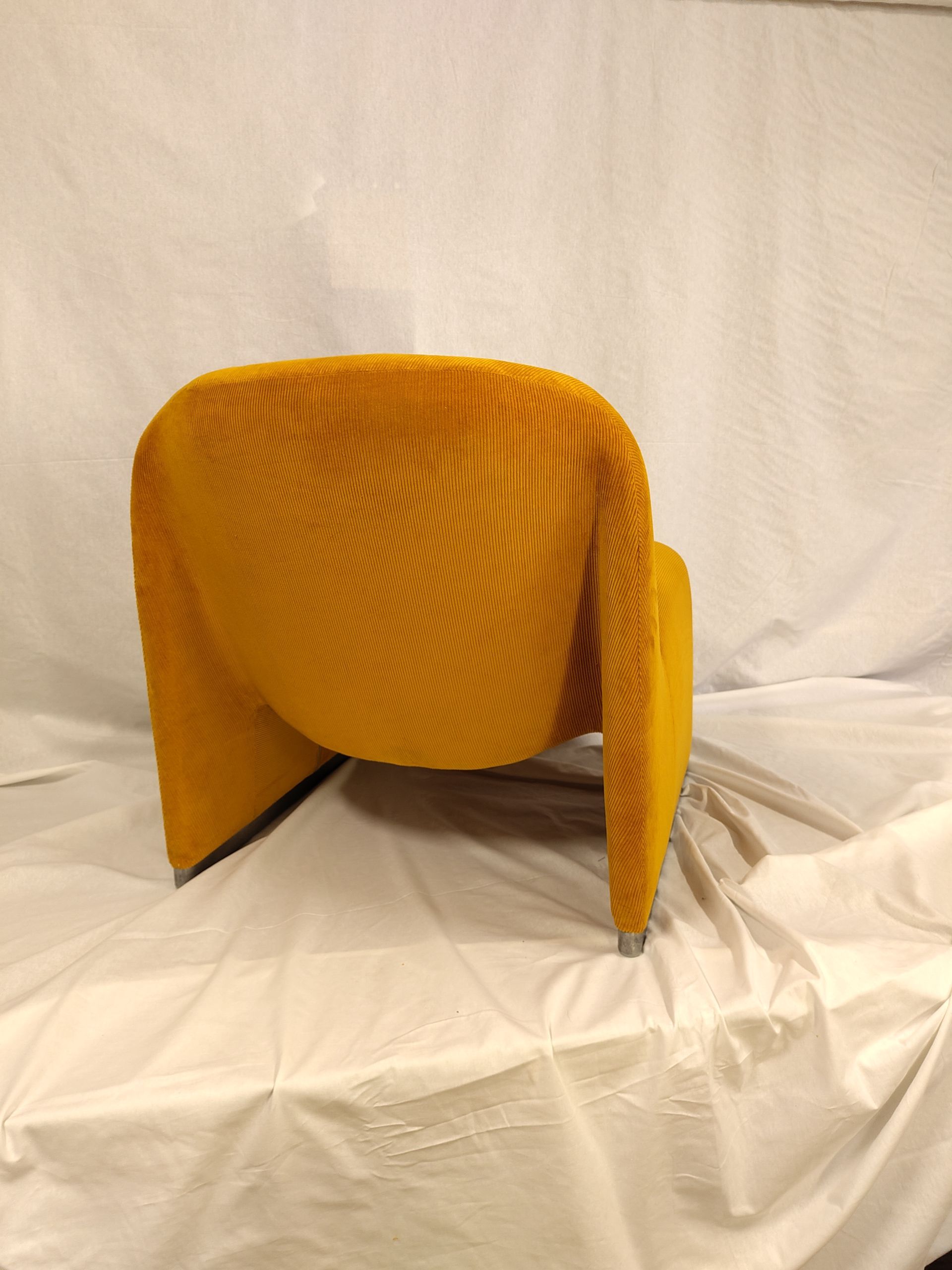 Artifort Alky fauteuil by Giancarlo Piretti