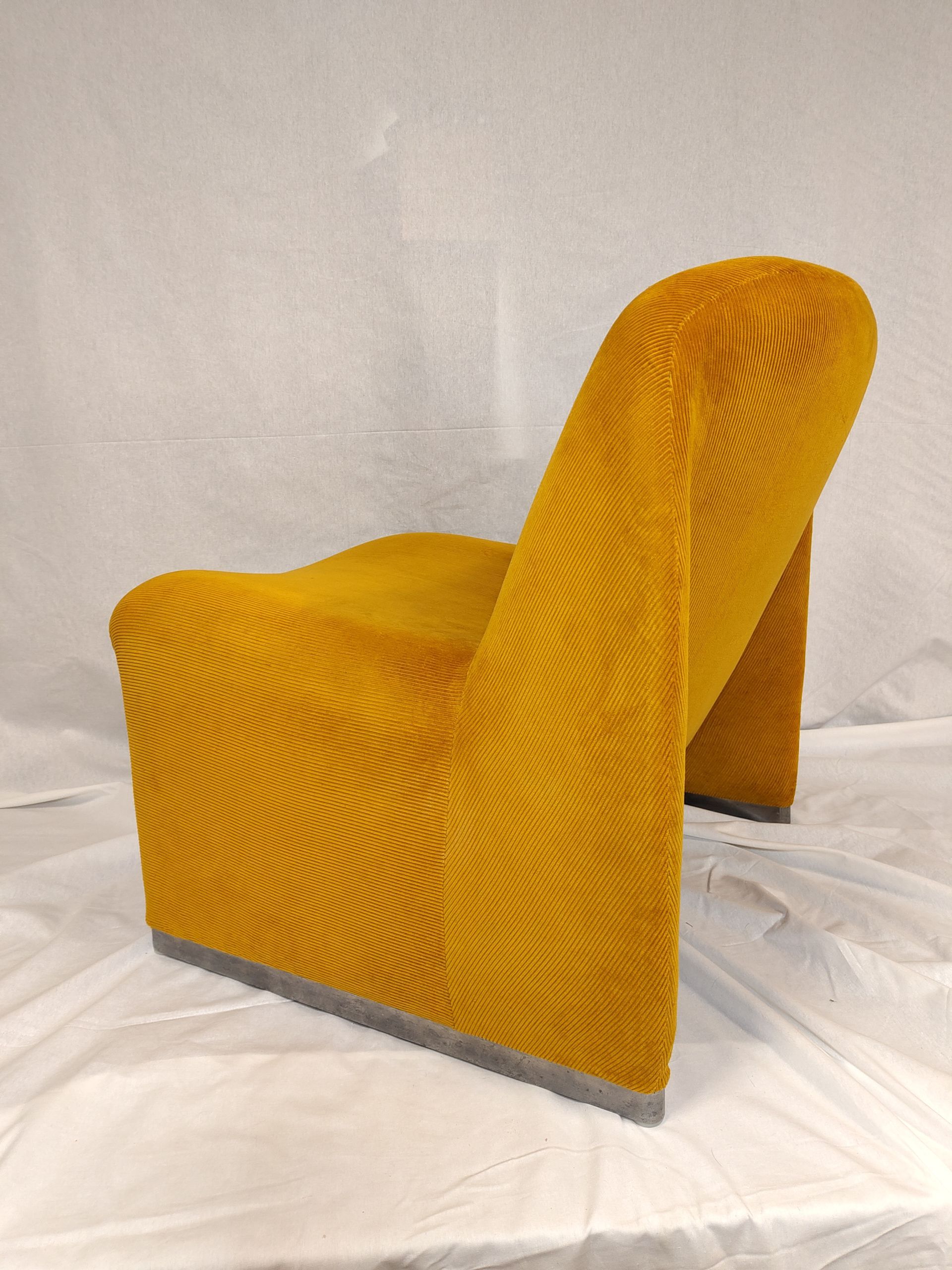 Artifort Alky fauteuil by Giancarlo Piretti