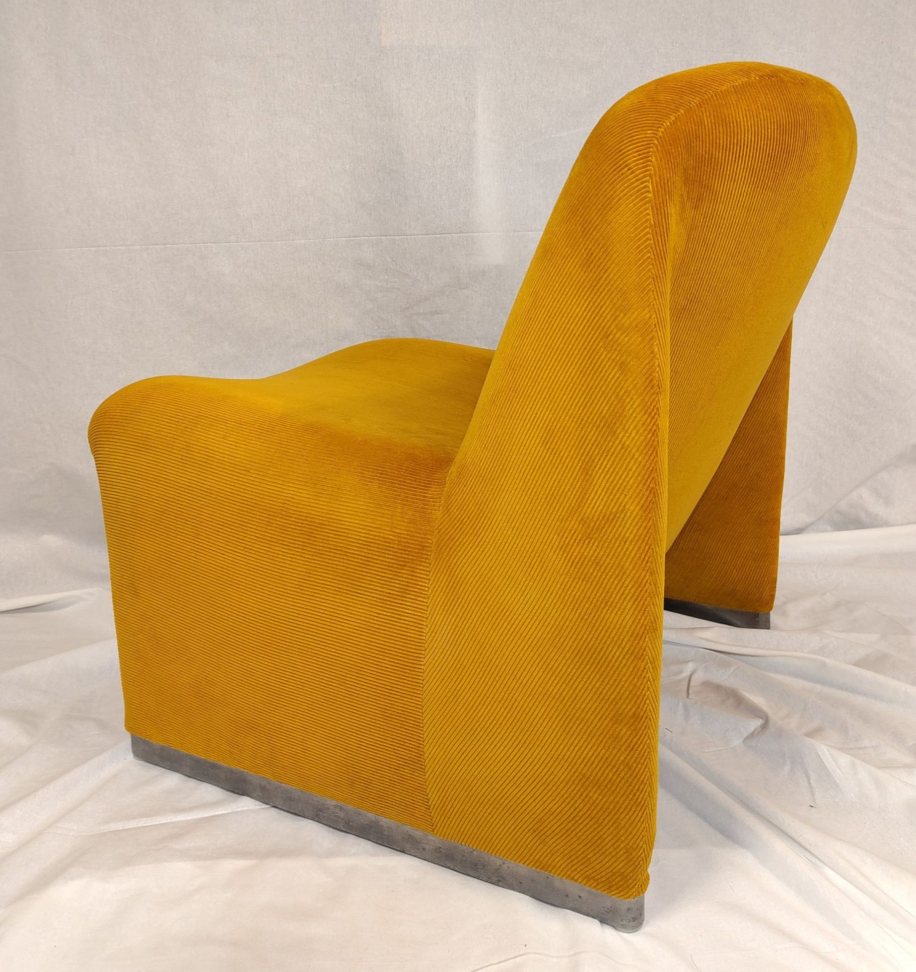 Artifort Alky fauteuil by Giancarlo Piretti