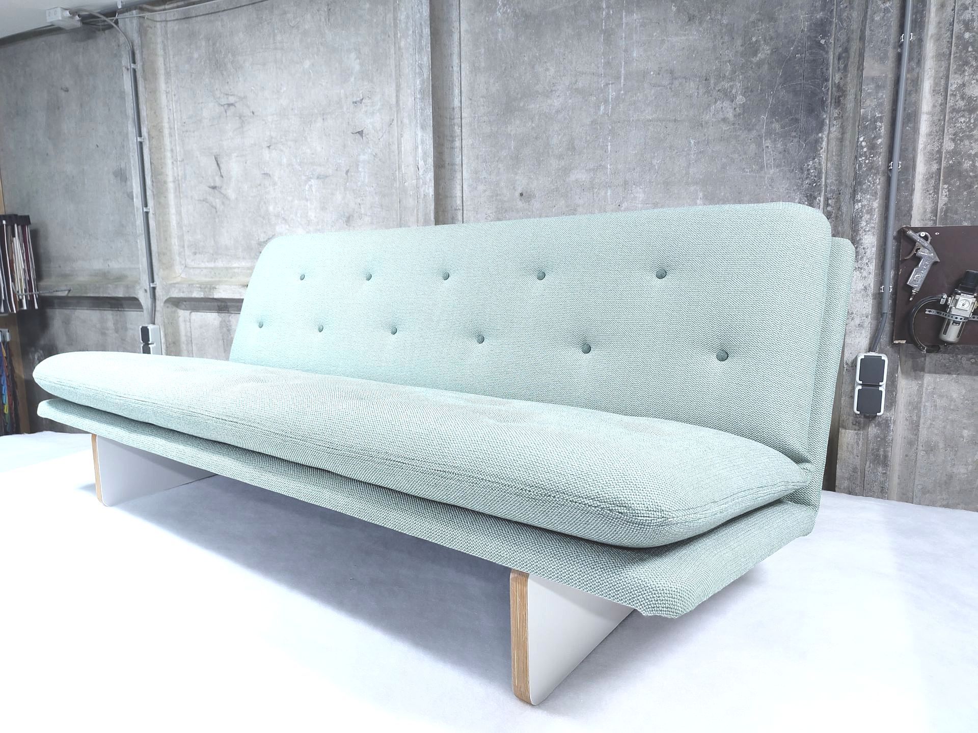Kho Liang Ie, Artifort c671 sofa