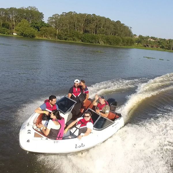 Passeio de bike aquática no Restaurante Costelão Atibaia