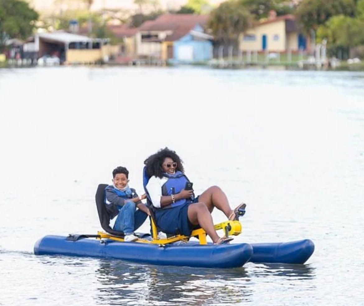 Passeio de bike aquática no Costelão Fogo de Chão Atibaia