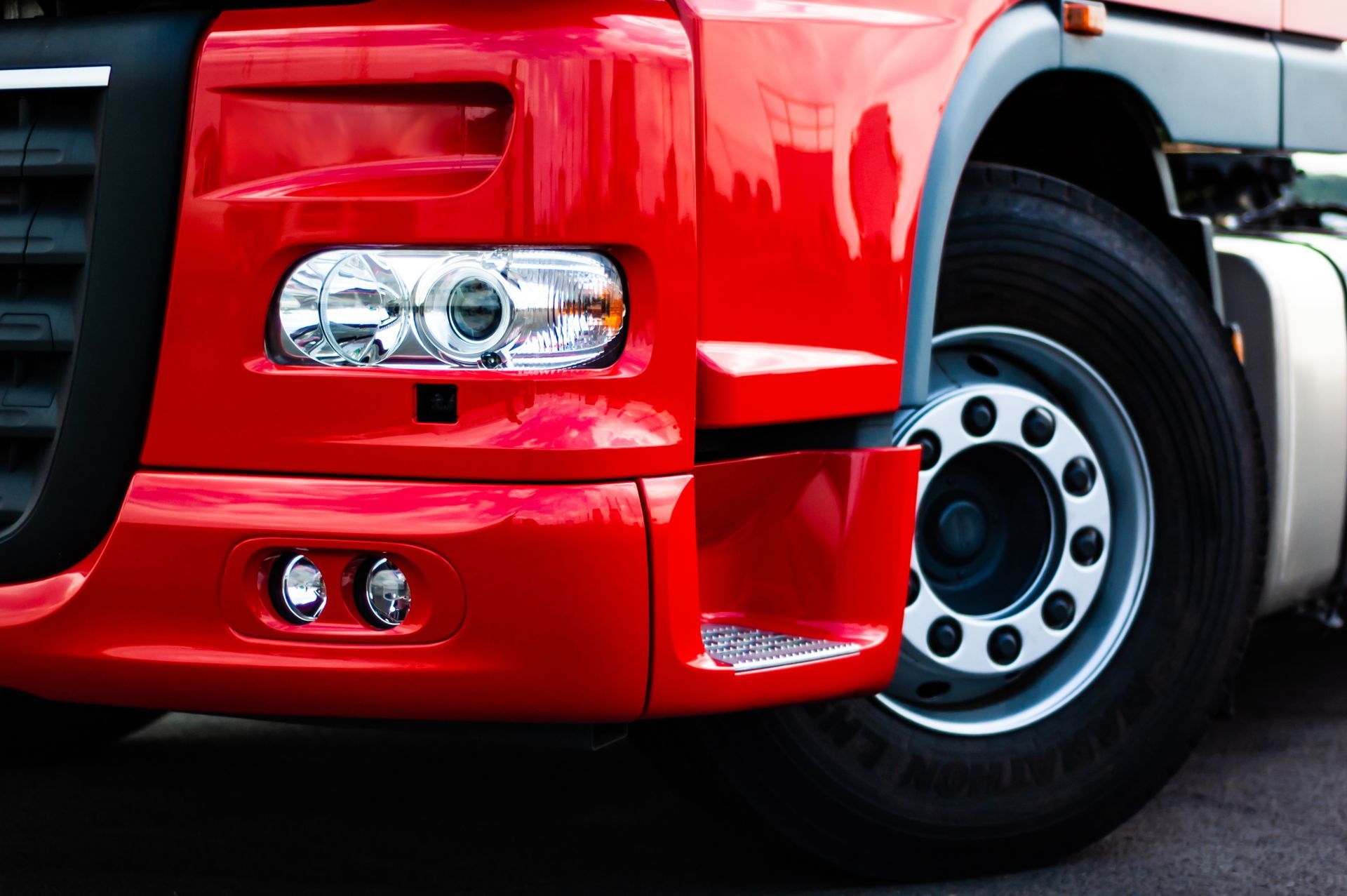 Vehicle Headlamp Replacement at ﻿Fowler Diesel Service﻿ in ﻿Liverpool, PA