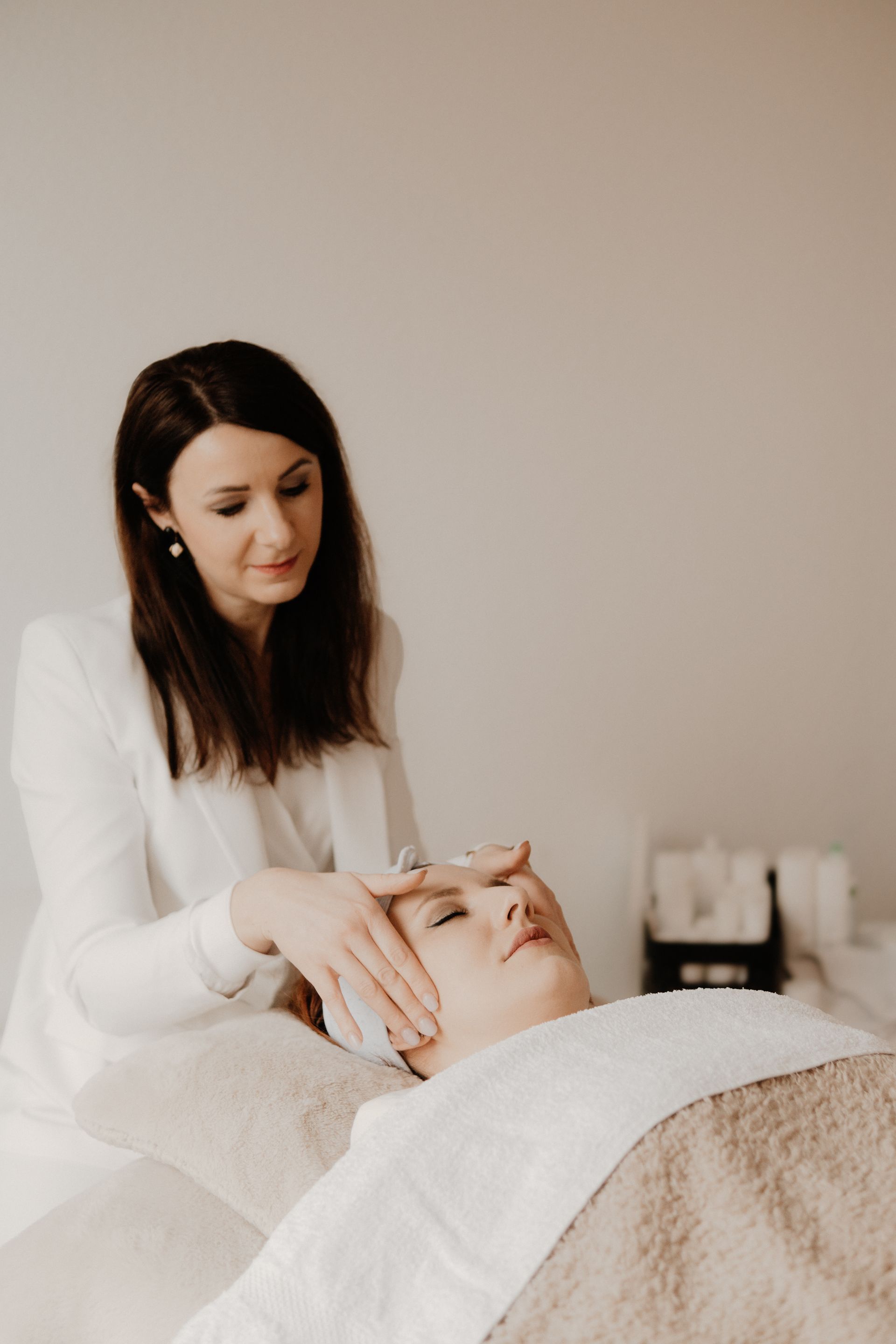 In der Kosmetik gibt es viele Wege – aber nur einer führt wirklich zum Erfolg: Leidenschaft.
Ich bin