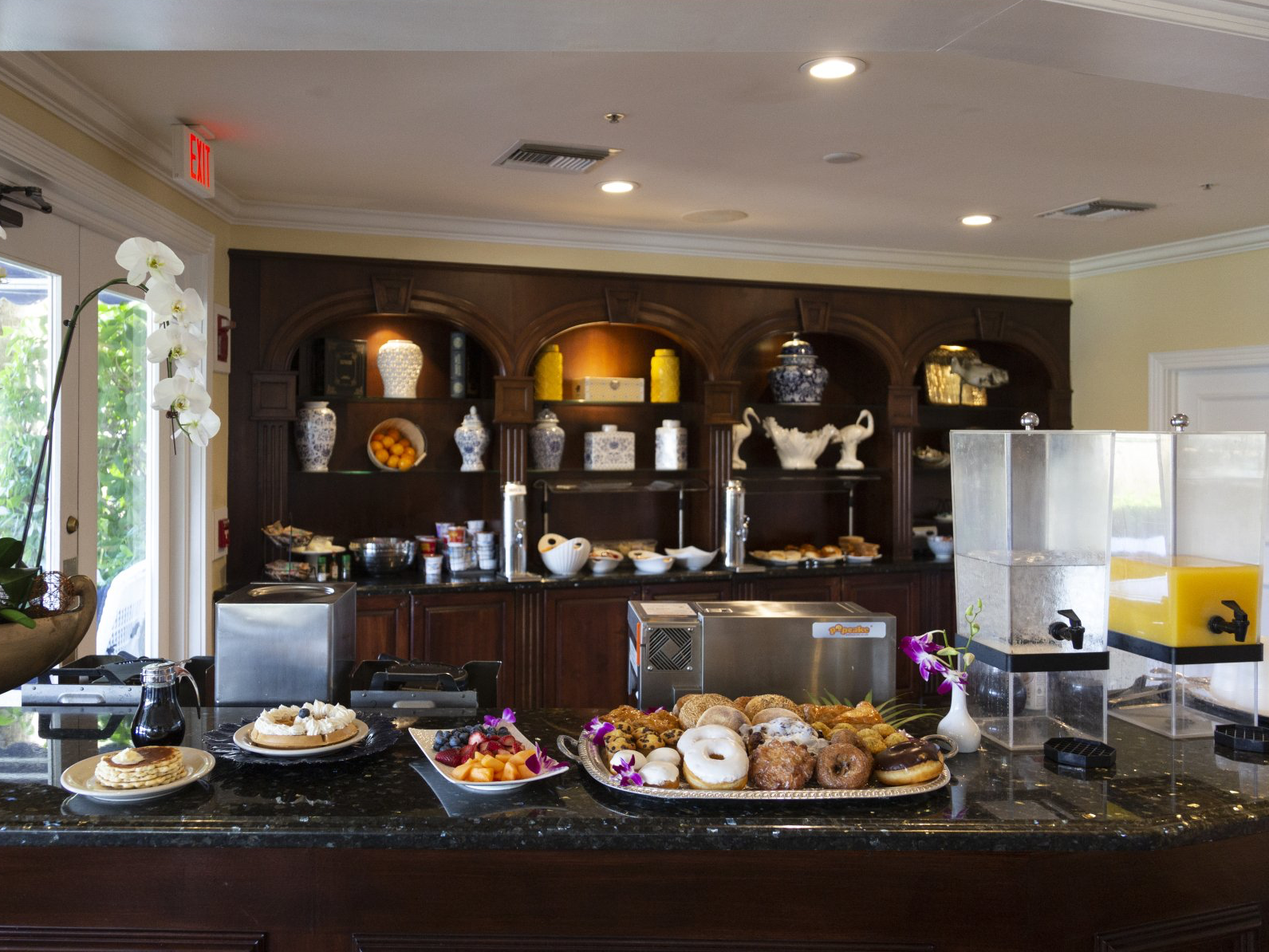 Hotel with free breakfast