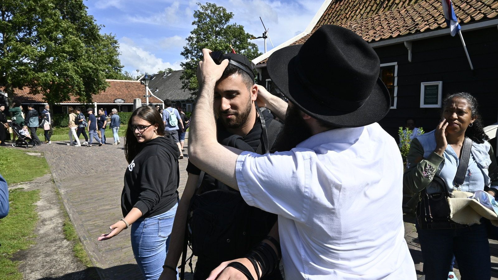 הנחת תפילין בהולנד