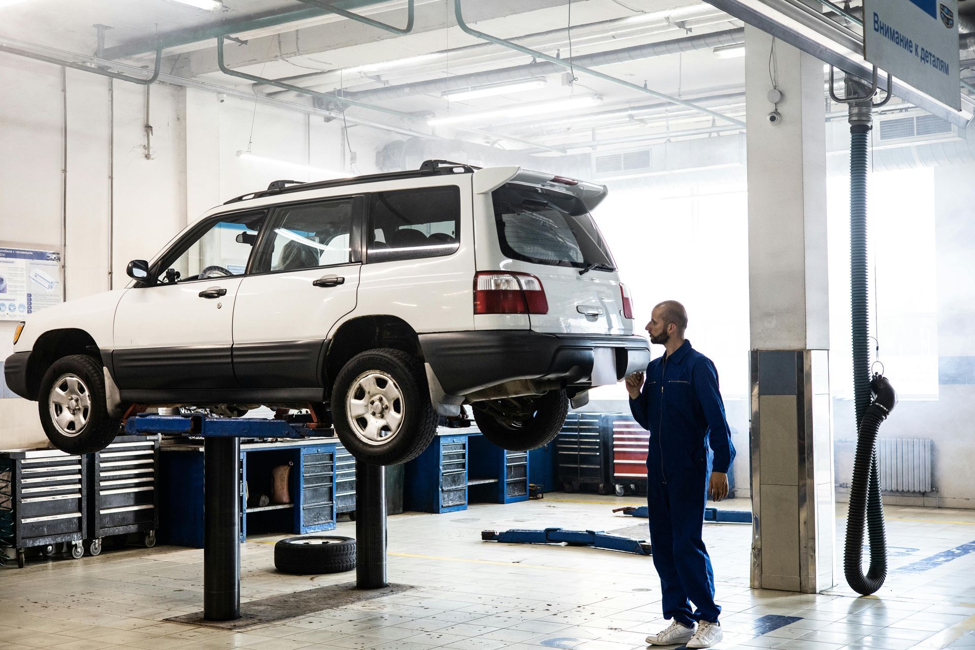  modern auto repair garage