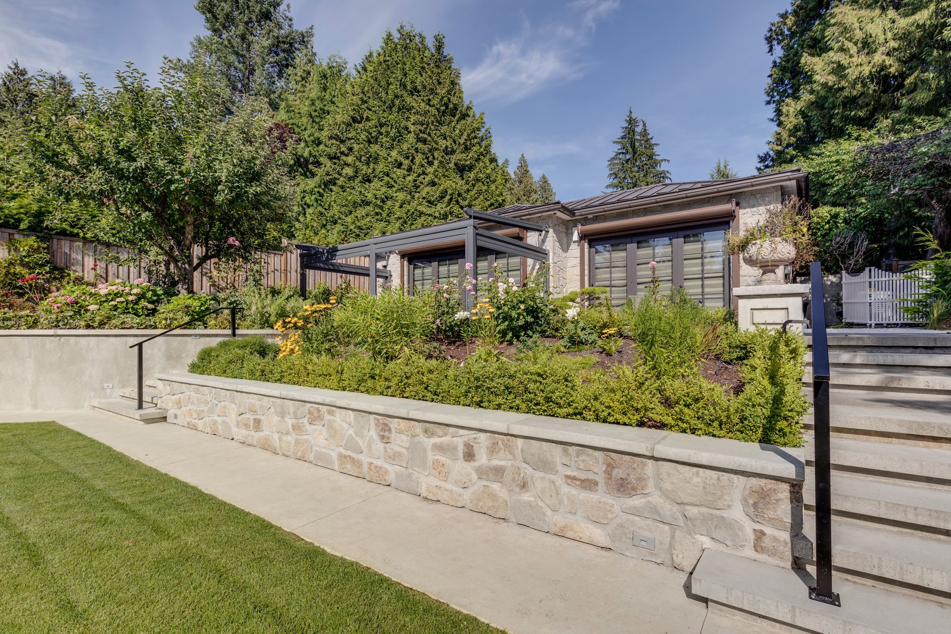 Retaining Wall | Portfolio | Stillwater Stoneworks