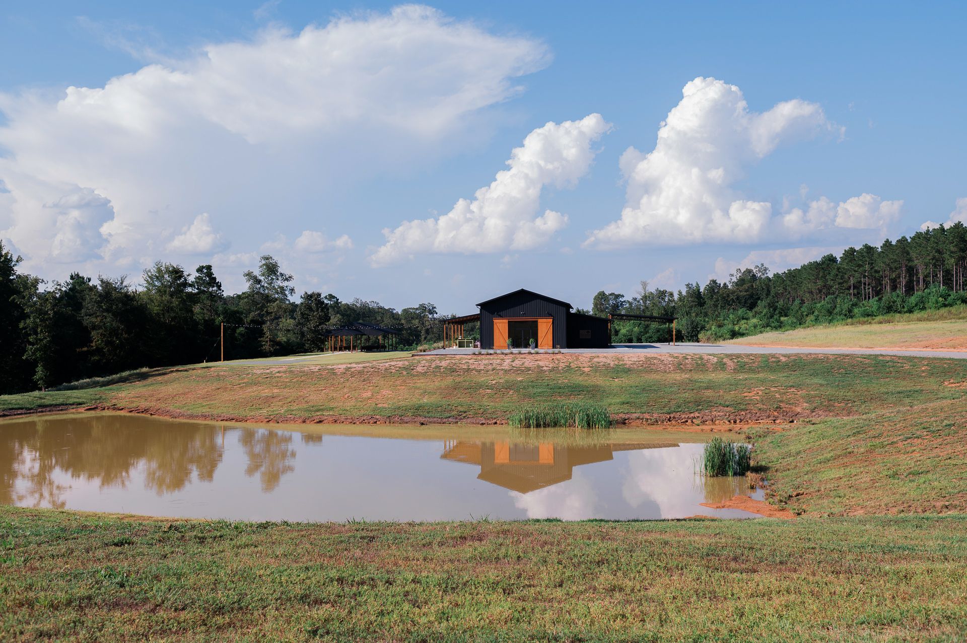 Mid-day outdoor view of the Barn at Baxter Farms
