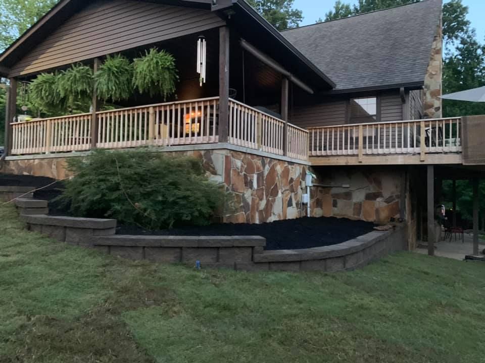 Landscape Wall with Mulch | Sweetwater, TN | Rock Veneer Construction