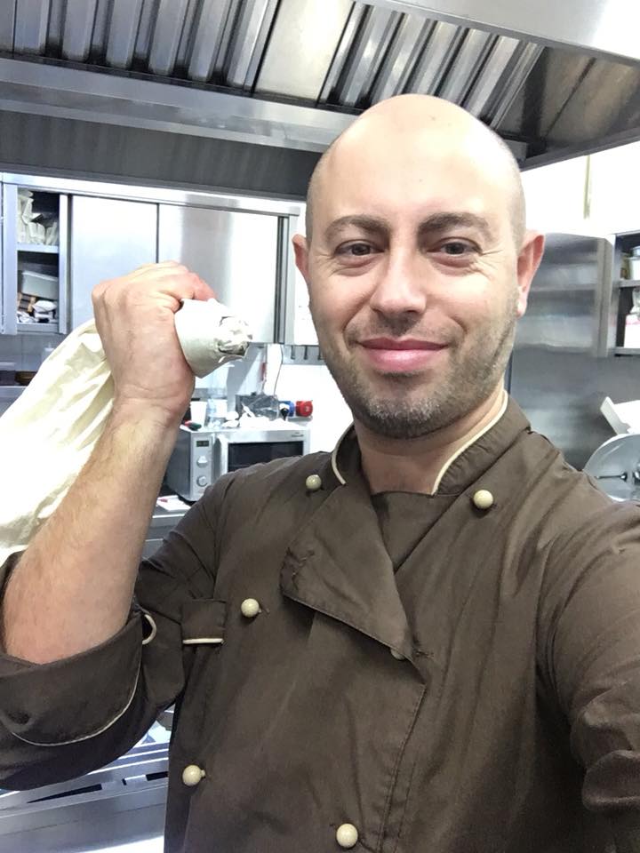 chef con sac à poche