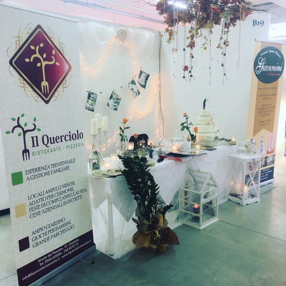 ristorante allestito per un ricevimento di matrimonio