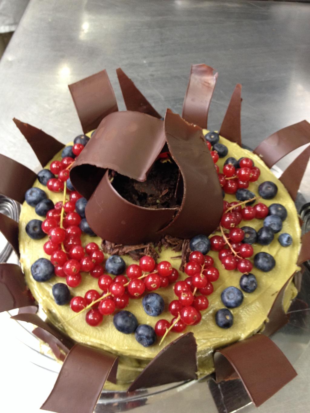 torta ai frutti di bosco e cioccolato