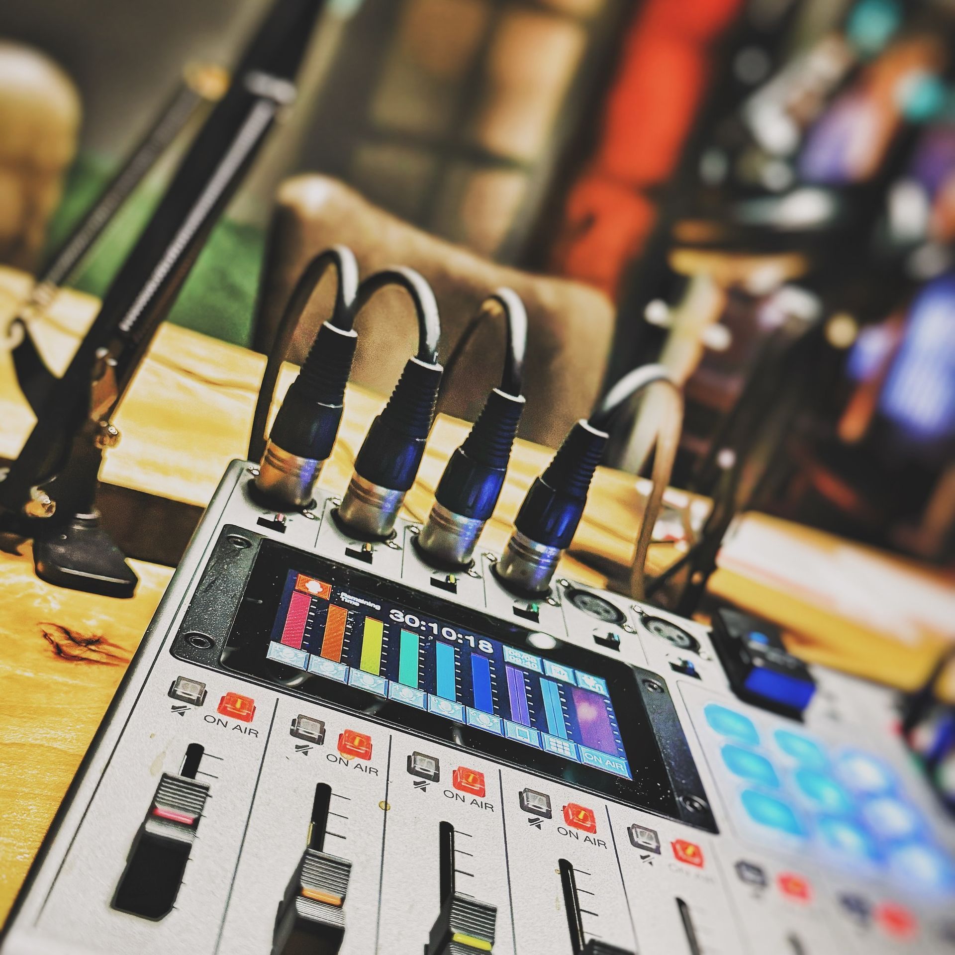 A mixer with a screen that says ' digital ' on it