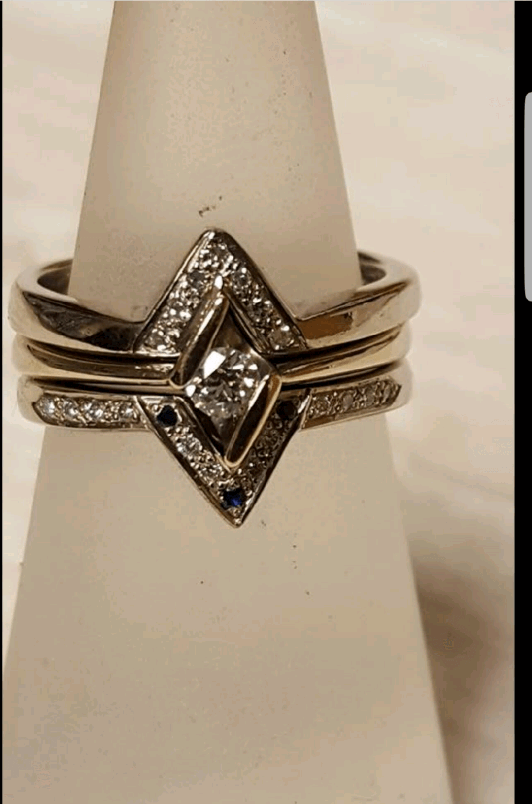 ring with a diamonds