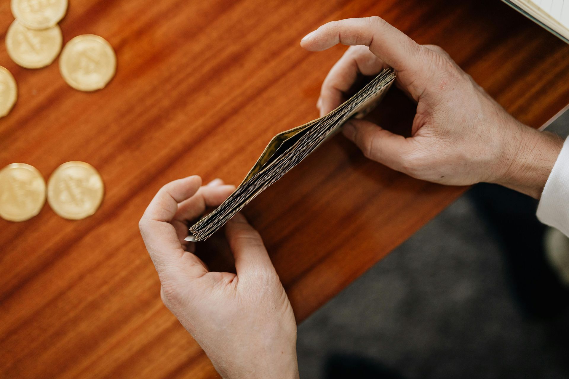hand holding money