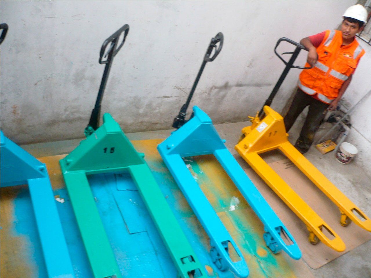 Multiservicios Gamor S.A.C. - Venta y alquiler de carretillas hidráulicas