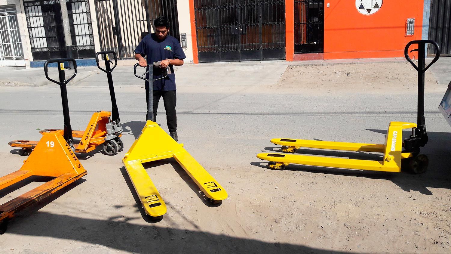 Multiservicios Gamor S.A.C. - Venta y alquiler de carretillas hidráulicas