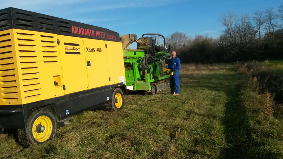 Una trivella grande su gomma