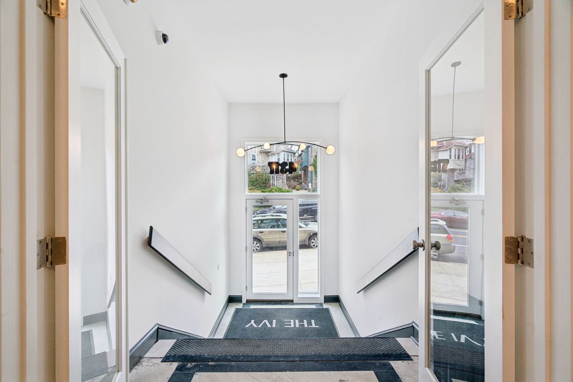 Entrance at The Ivy, University City