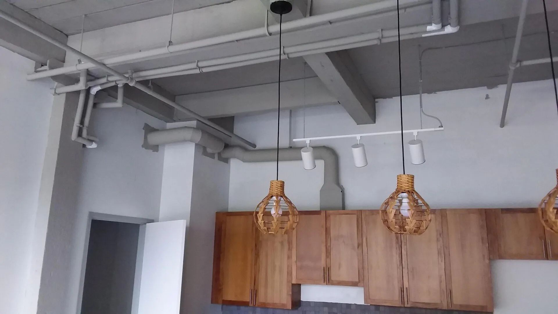 Exhaust fan for a kitchen