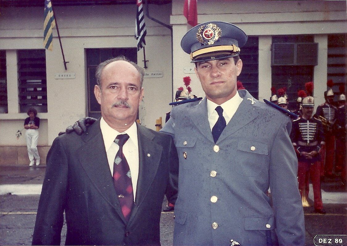 Foto: Eu e meu pai (o Coronel Aquino)