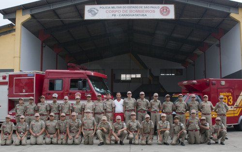 foto dos bombeiros mirins de Caraguatatuba