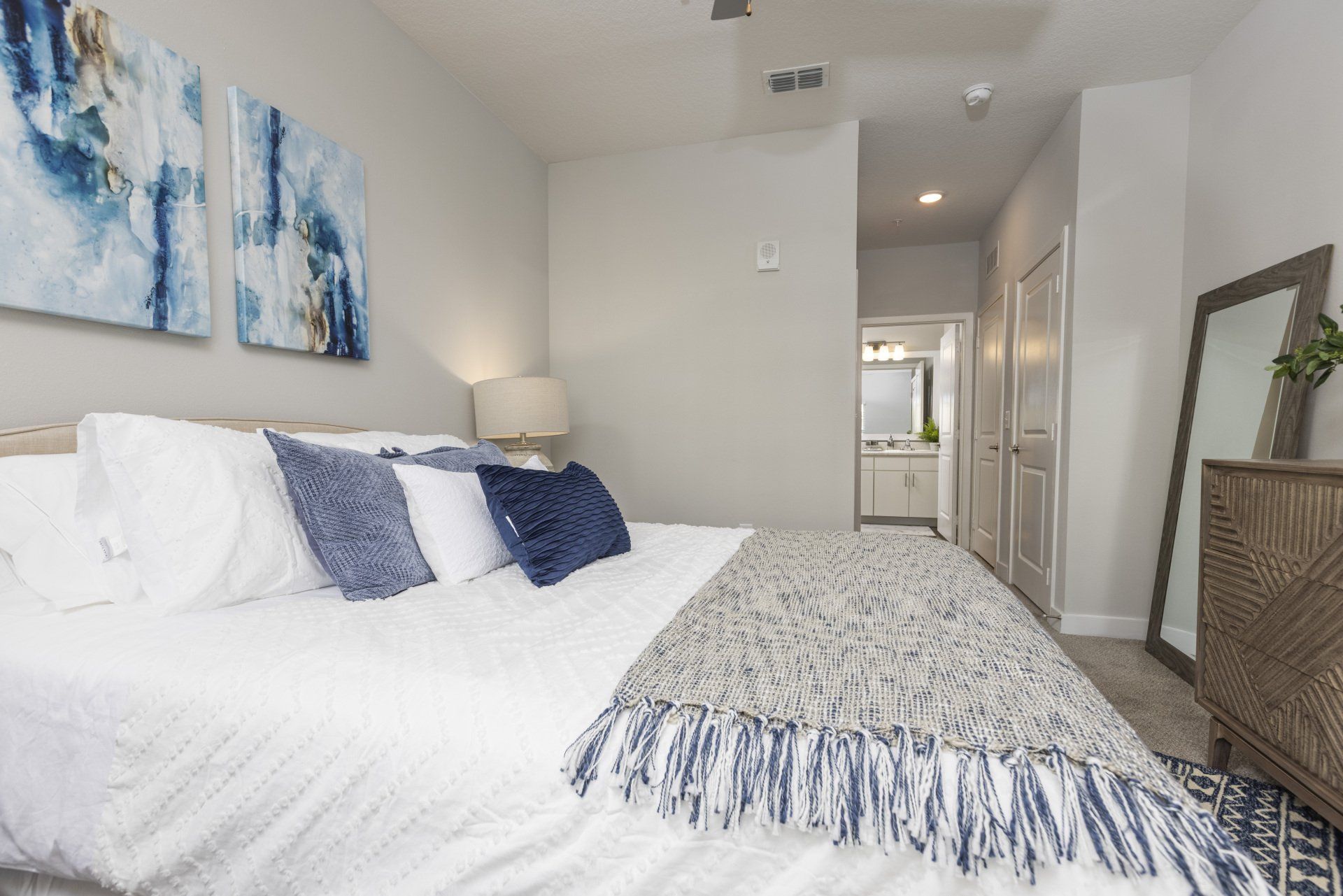 Gallery Apartments in Jacksonville Near Oakleaf Town Center