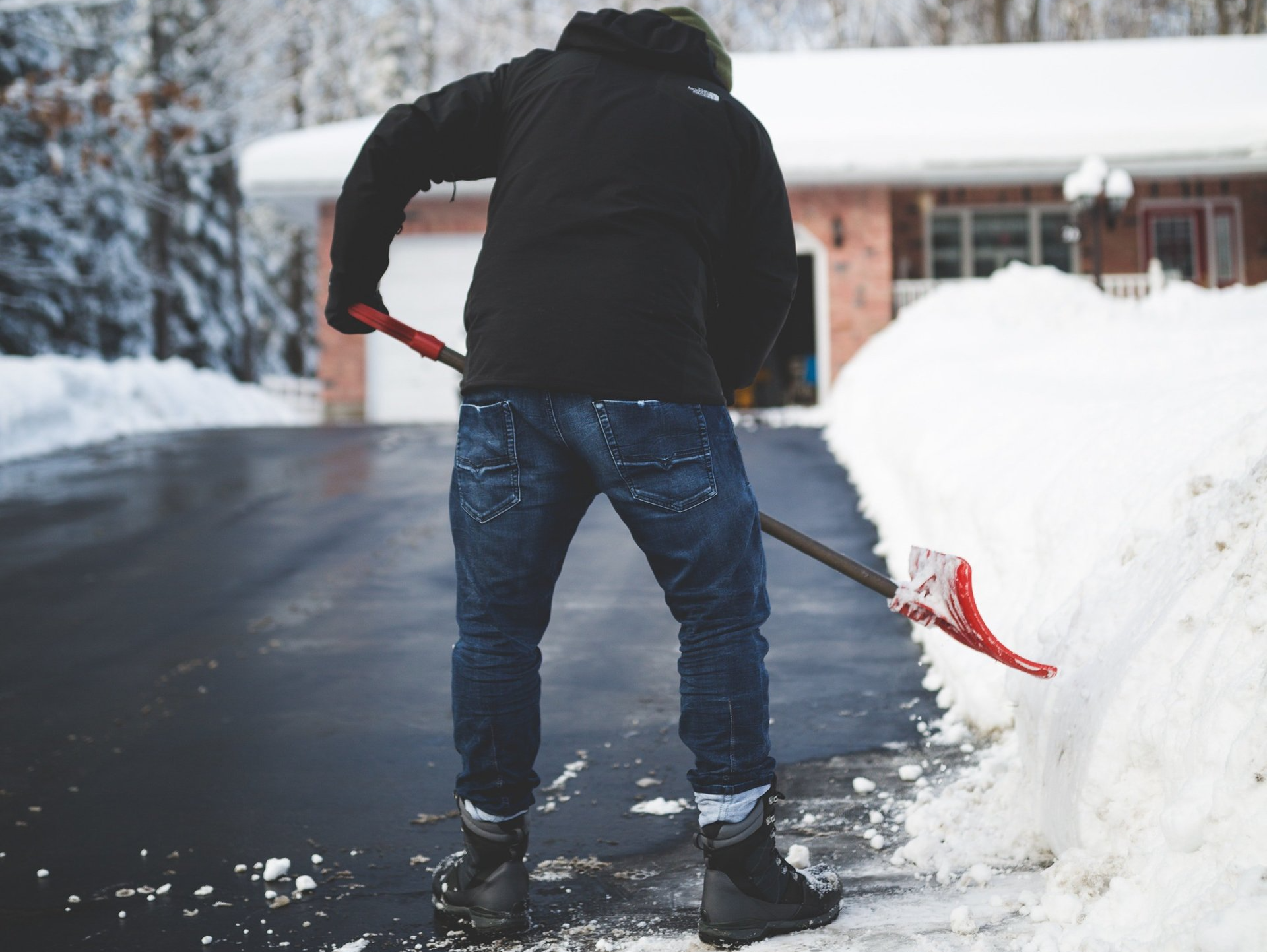 Balanced Life Chiropractic, blog, shoveling snow