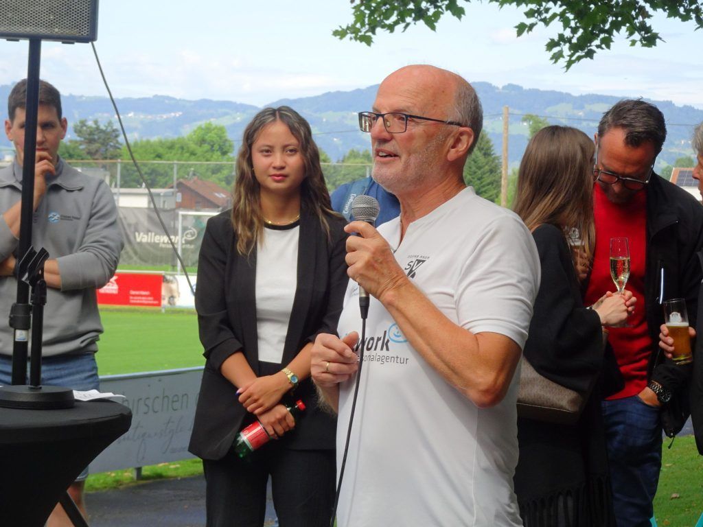 DSV-Obmann Herbert Lenz begrüßte die Gäste zur offiziellen Eröffnung der neuen Umkleidekabinen.