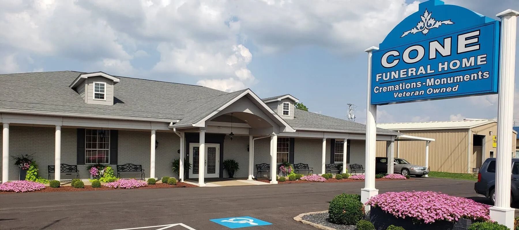 Exterior view of Cone Funeral Home in Bowling Green, KY.