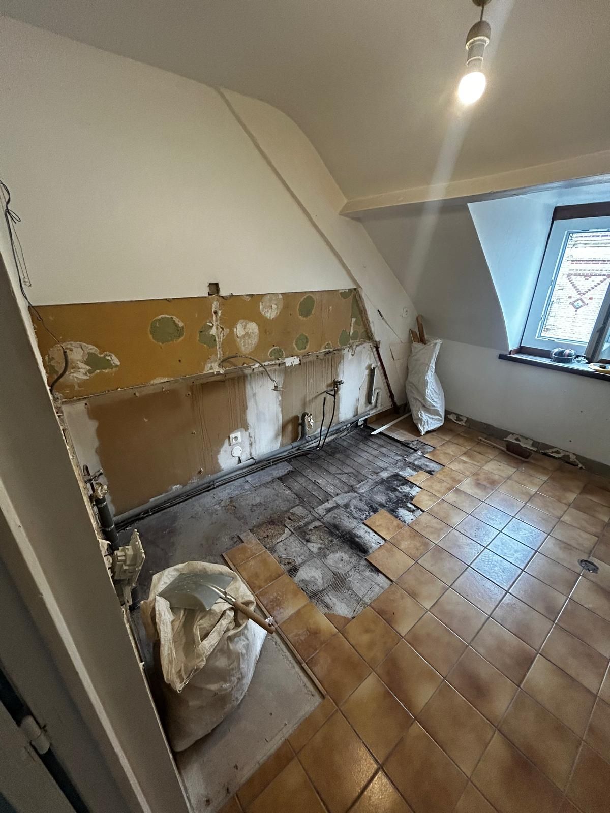 Avant la rénovation d'une cuisine dans une maison au Havre