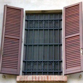 Finestra con sistema anti intrusione