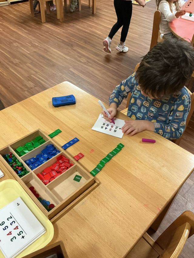 Montessori Primary Preschool Program 