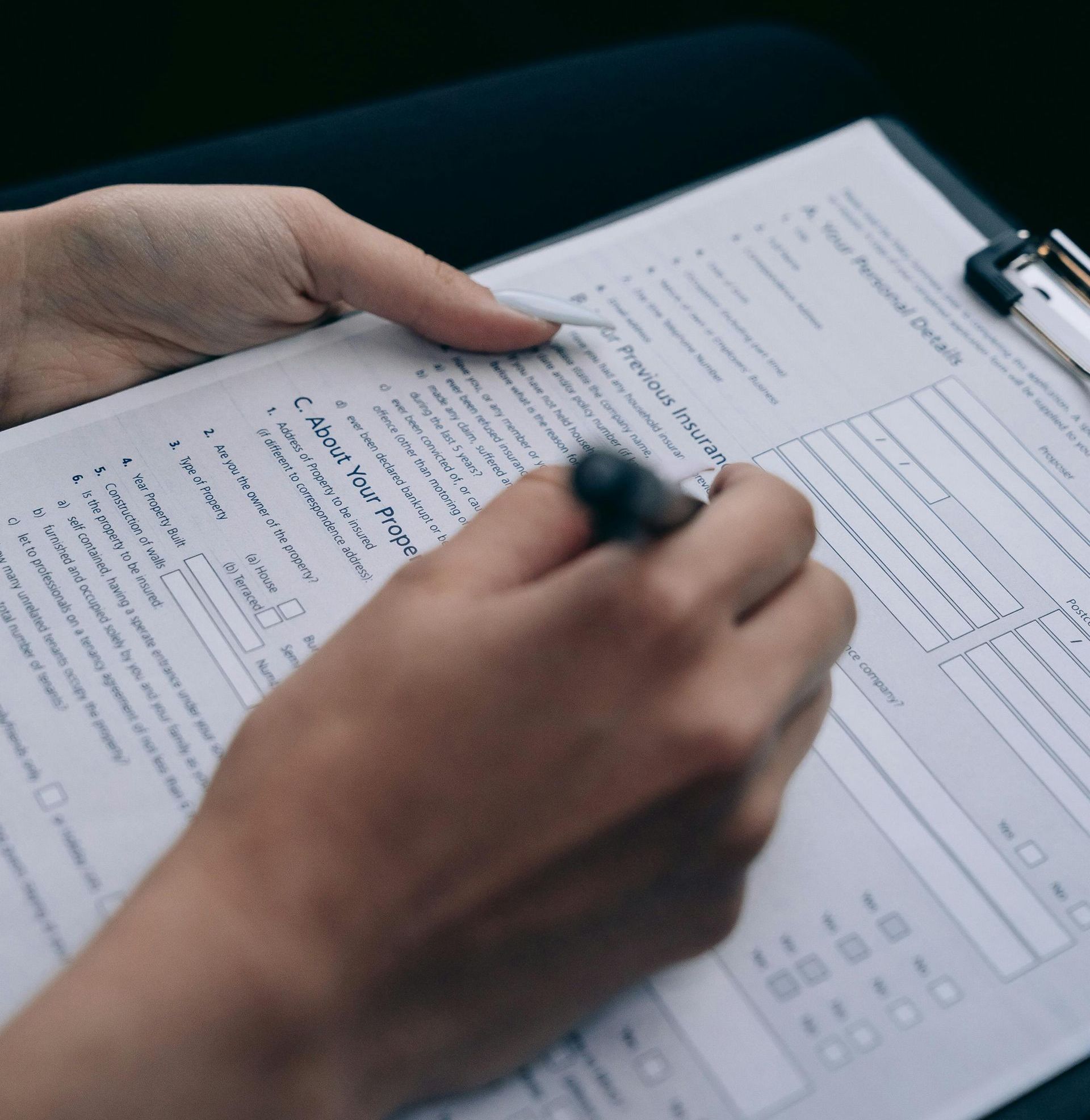 Ao ouvir o público e decodificar tendências, você transforma dados em inteligência estratégica que pode orientar ações de comunicação, desenvolvimento de produtos e definição de políticas organizacionais.