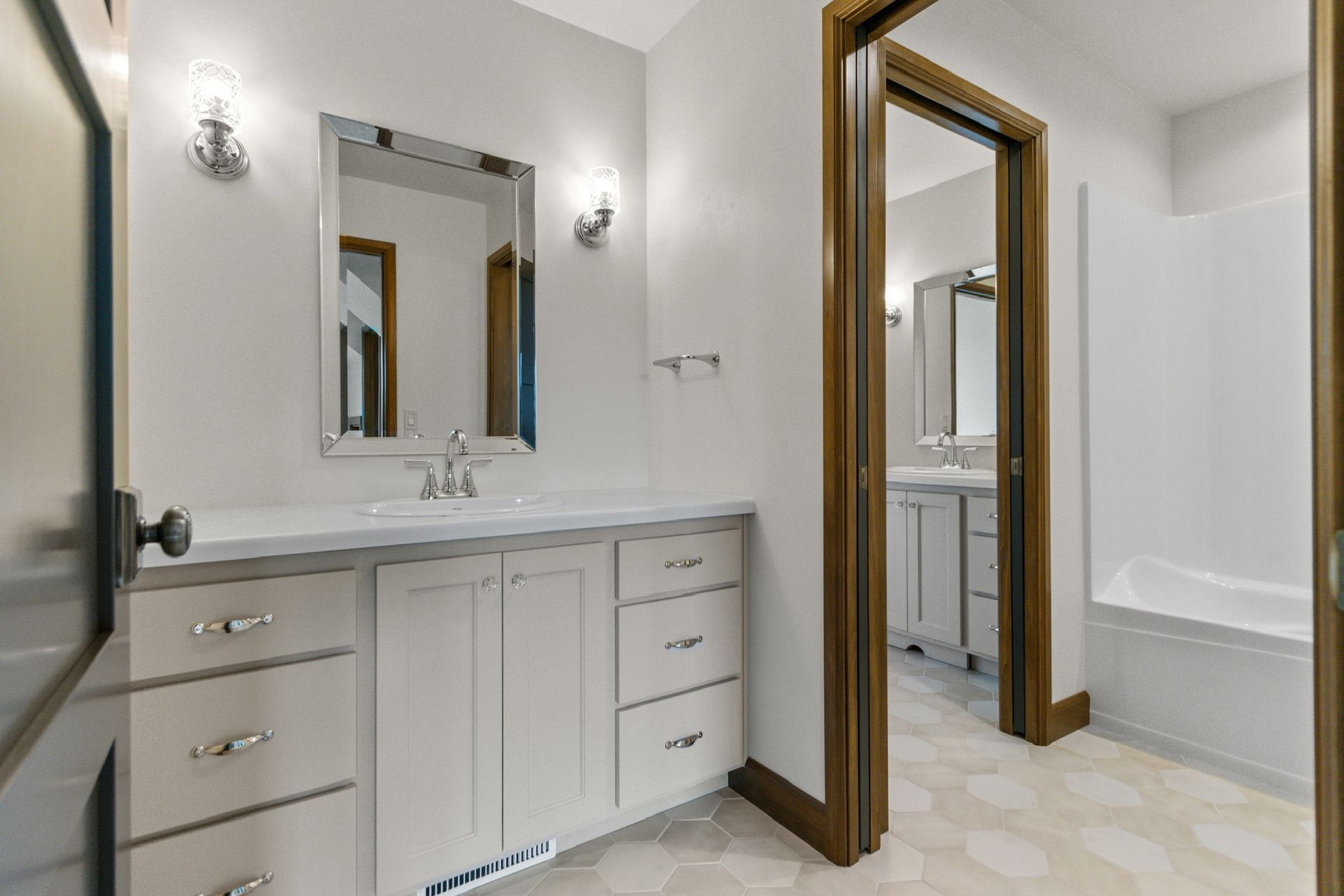 custom cabinets for bathrooms - 20