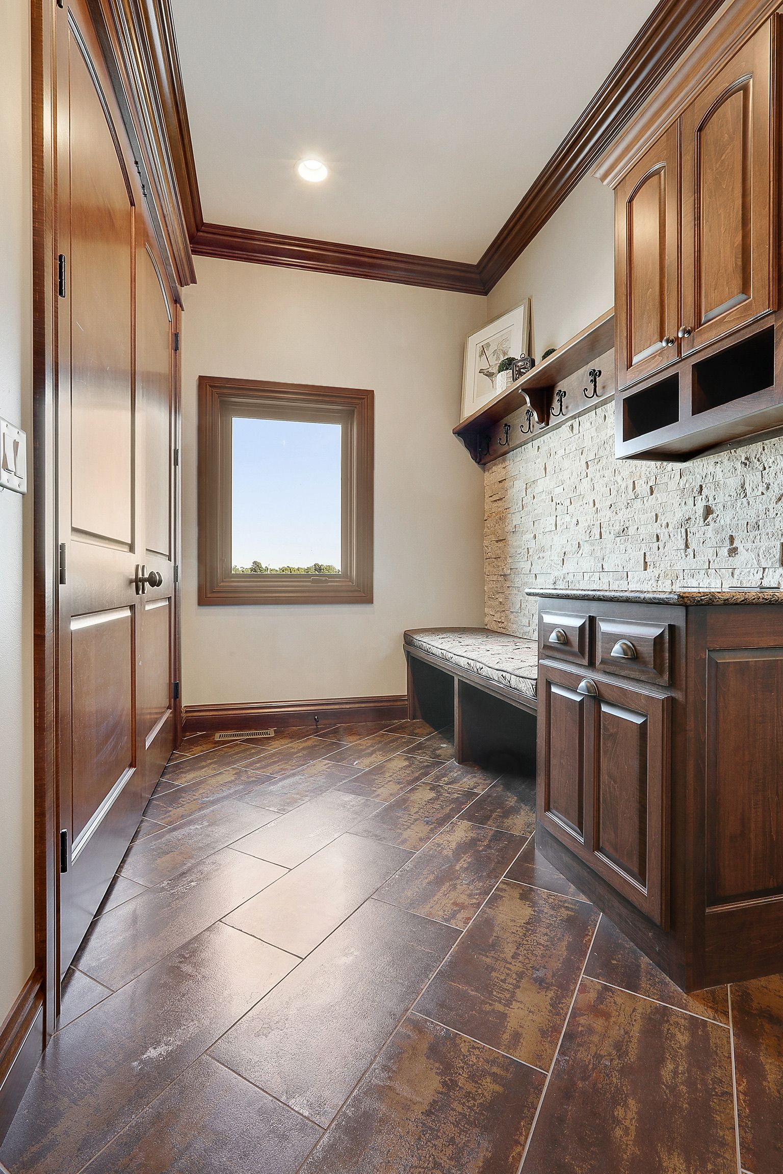 custom cabinets for wardrobe and lockers - 9