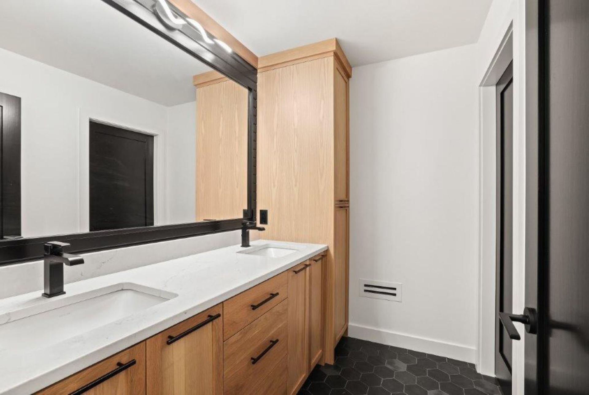 utopian custom made cabinets - green bay wi - 4