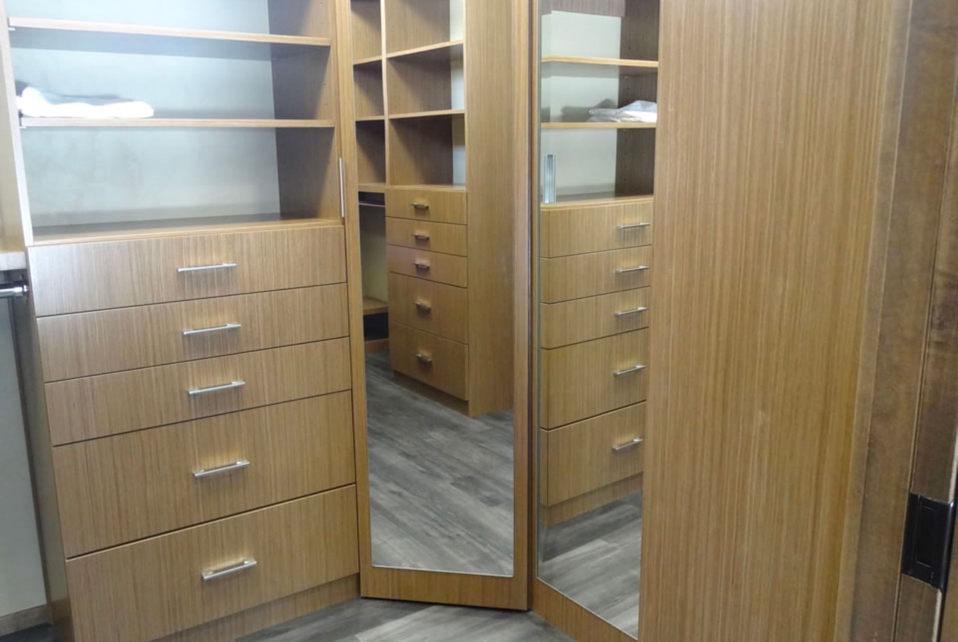 utopian custom wardrobe and locker design - 5