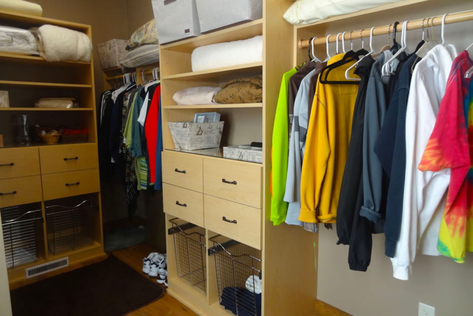 utopian custom wardrobe and locker design - 8
