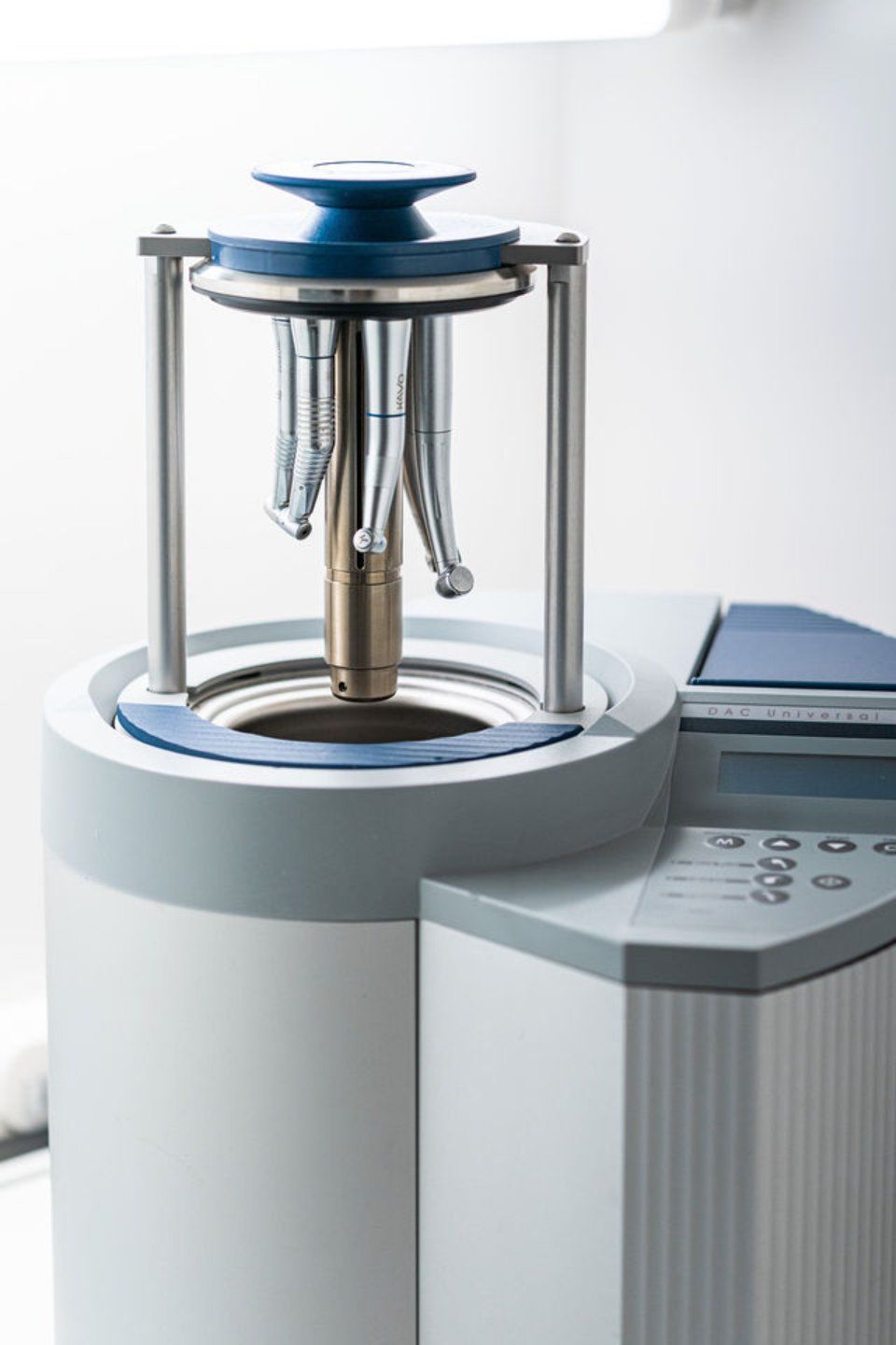 strumenti dentista sterilizzati