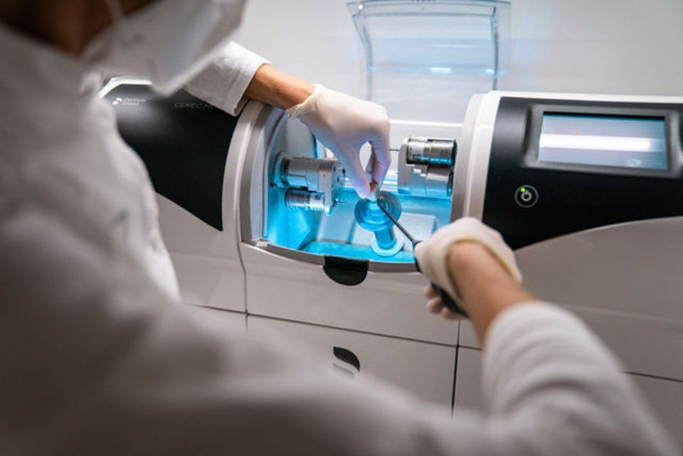 apparecchiatura realizzazione protesi dentali