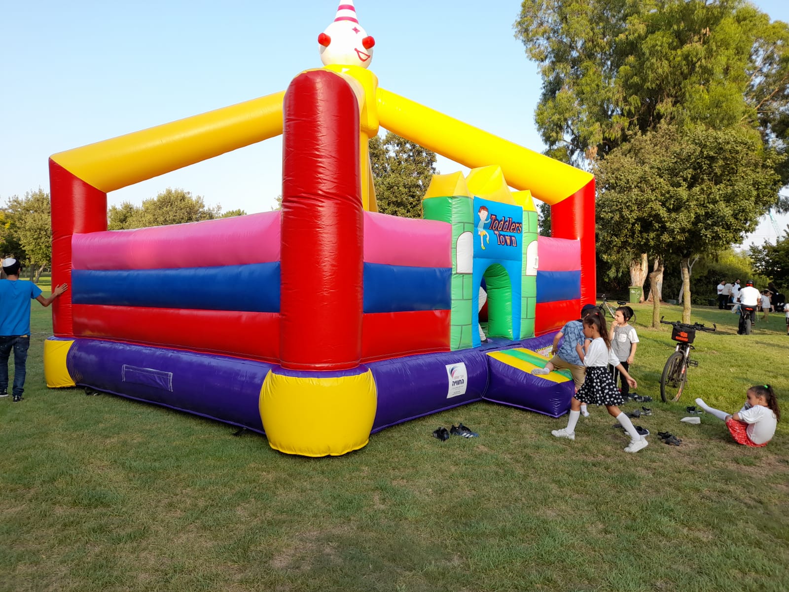 השכרת דוכני מזון ומתנפחים