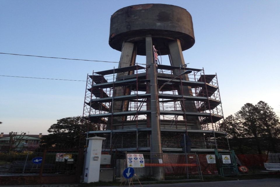 Ponteggio per cisterna