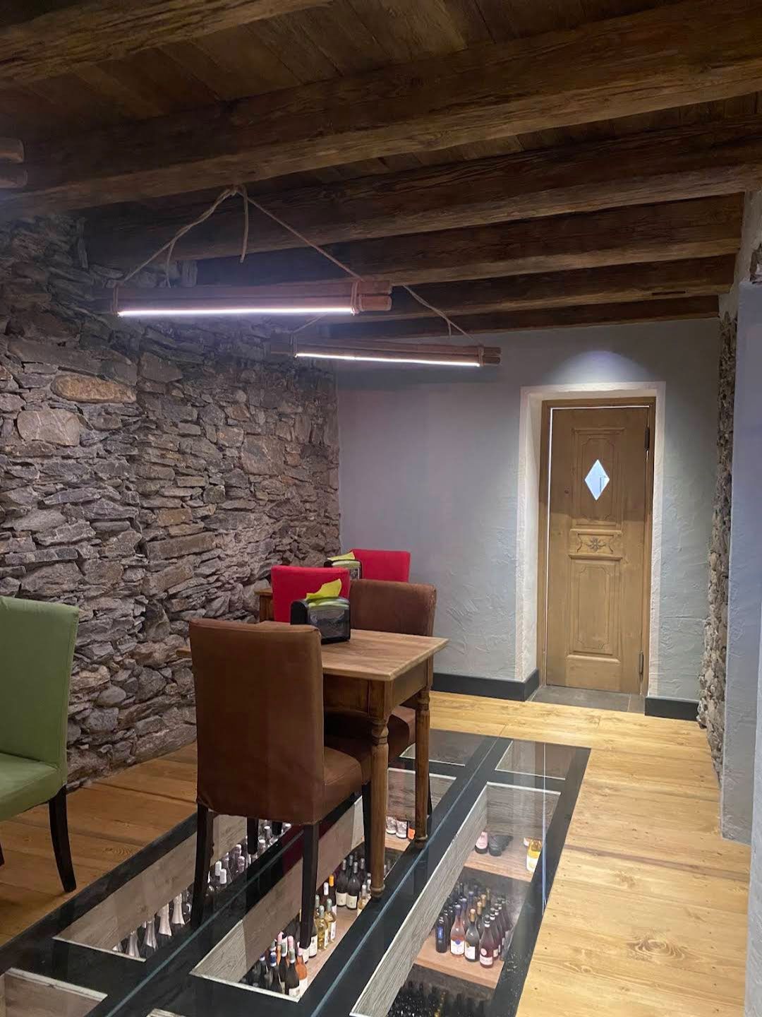 L'Oresteria - Saletta con vetro nel pavimento