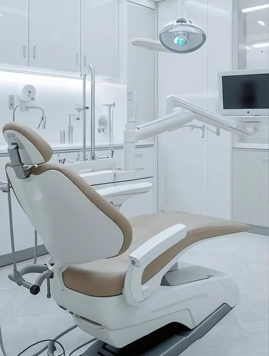 Doctor points to document on clipboard for a patient, likely discussing medical information.